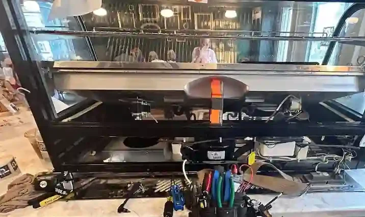 Constatare vitrina frigorifica